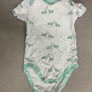 Sea Green Turtle Print Baby Bodysuit
